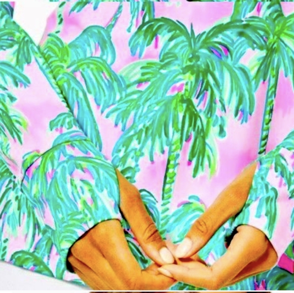 Lilly Pulitzer Palm Tree CowlneckMask Top Size L - Picture 4 of 14